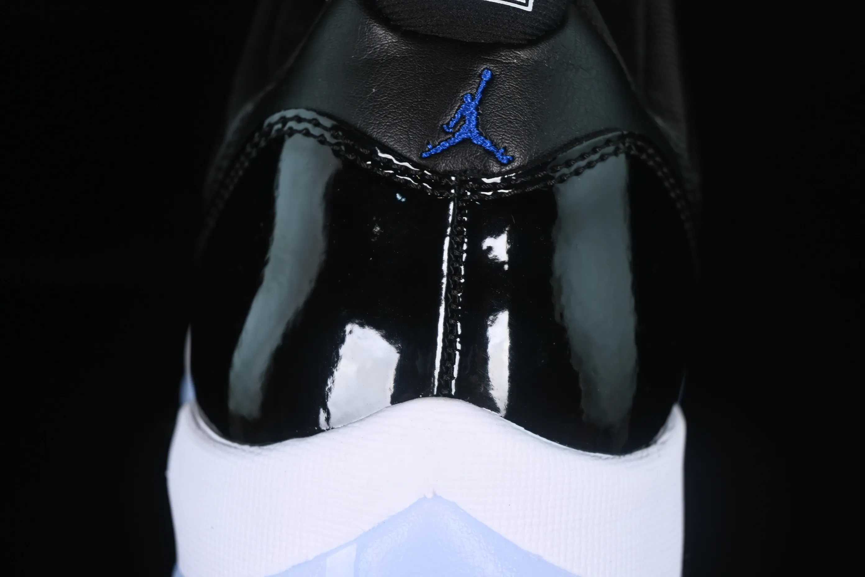 All categories Air Jordan Jordan series basketball shoes Air Jordan 11 F version Air Jordan 11 Low "Space Jam" AJ11 Joe 11 slam dunk real standard real carbon low-top basketball shoes FV5104-004